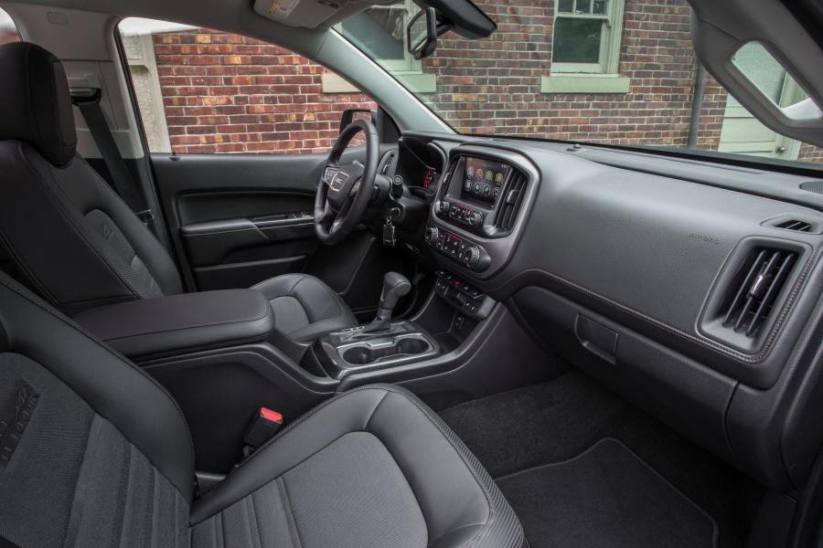  GMC Canyon All Terrain Crew Cab 2015 года  (фото 9 из 21)